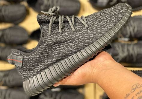 adidas yeezy pirate black replica